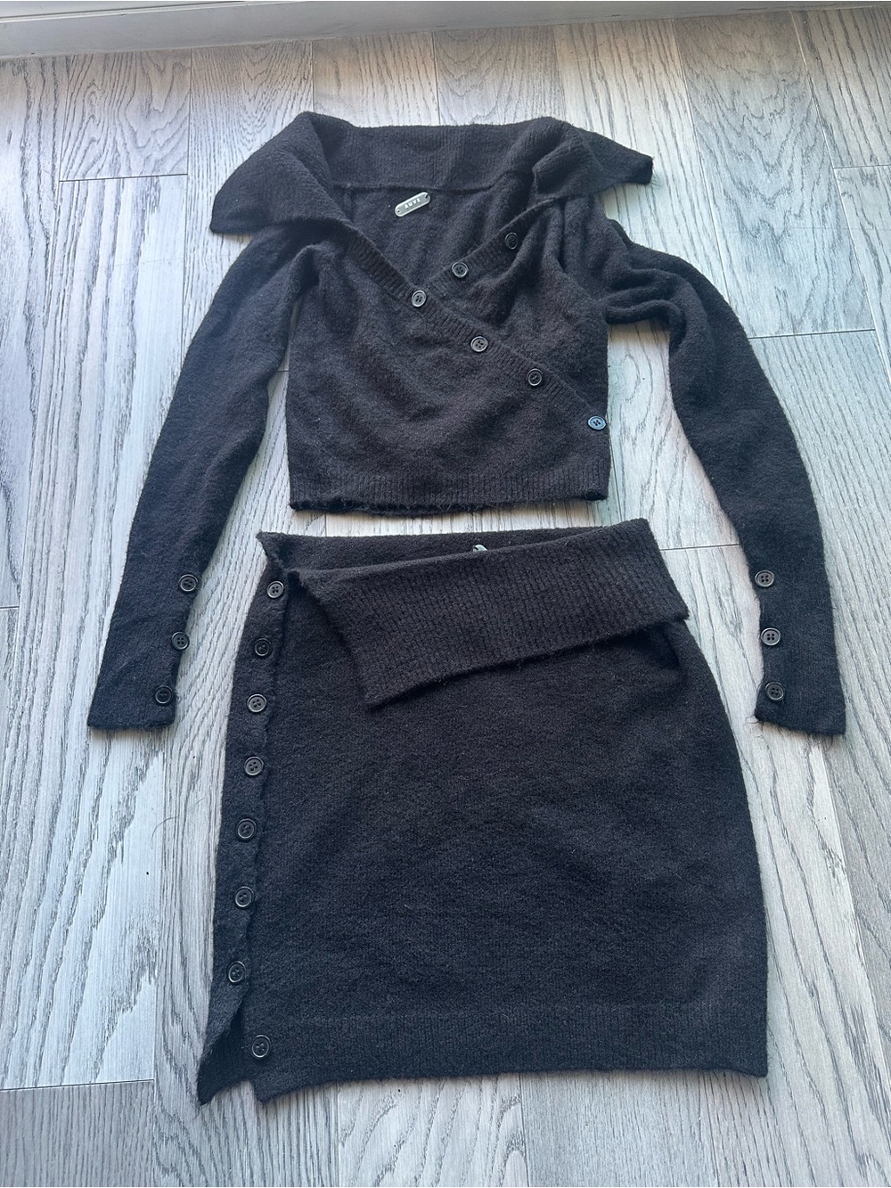 Ruve Shop 2 piece black sweater skirt set